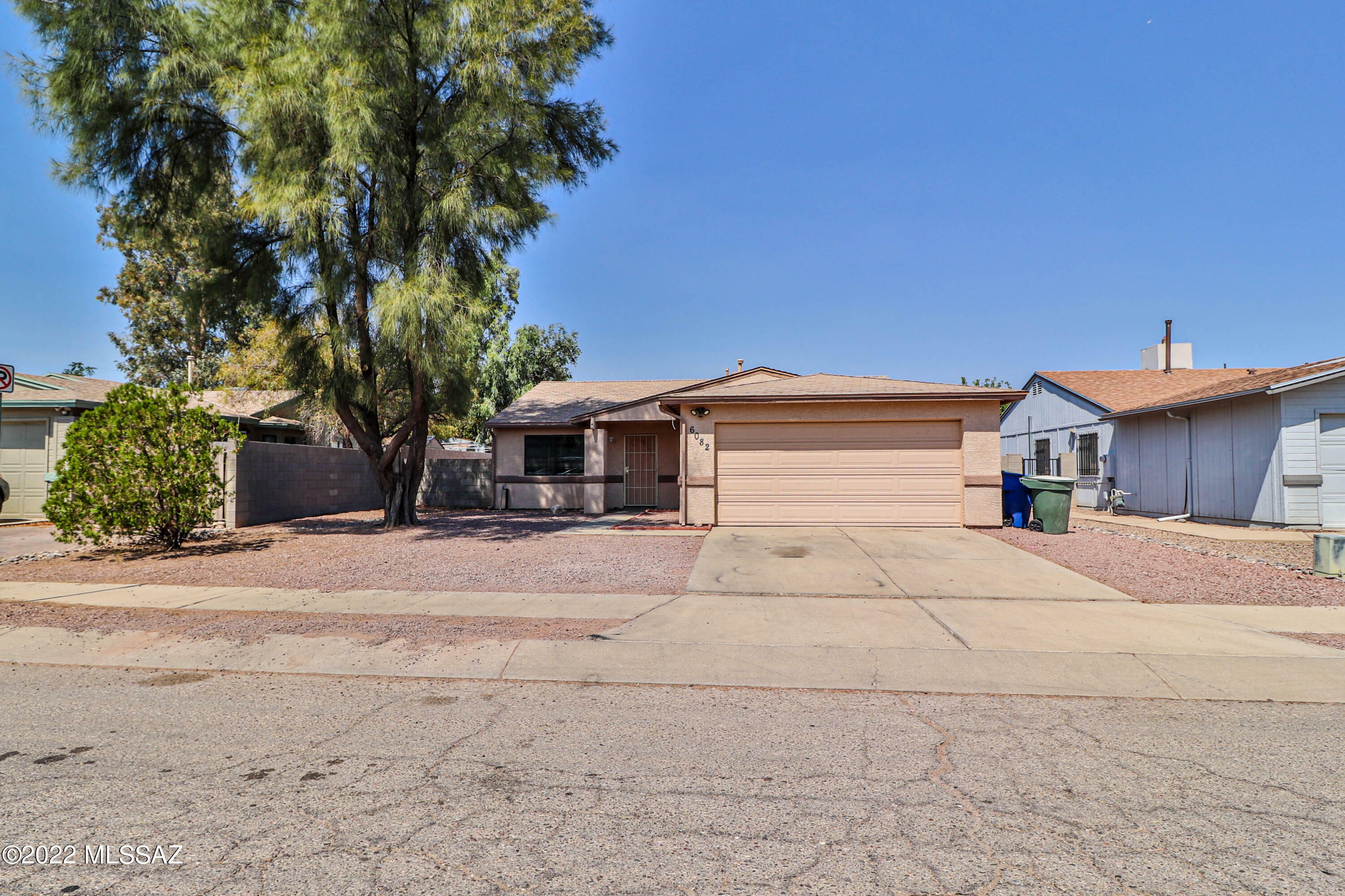 Property Photo:  6082 S Birchwood Drive  AZ 85746 