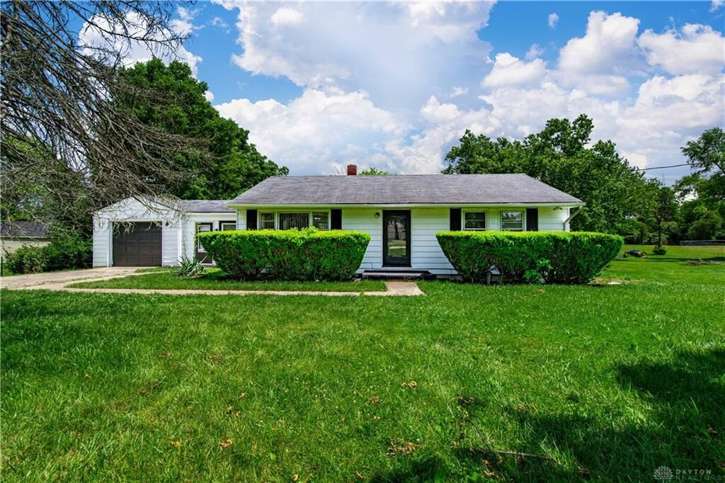 Property Photo: 5470 Germantown Pike OH 45417