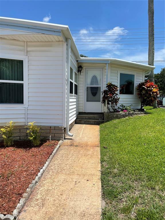 Property Photo: 87 Red Oak Circle FL 34684