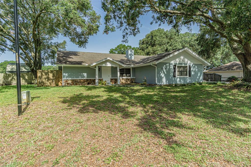 Property Photo:  7328 Summit Avenue  FL 33810 