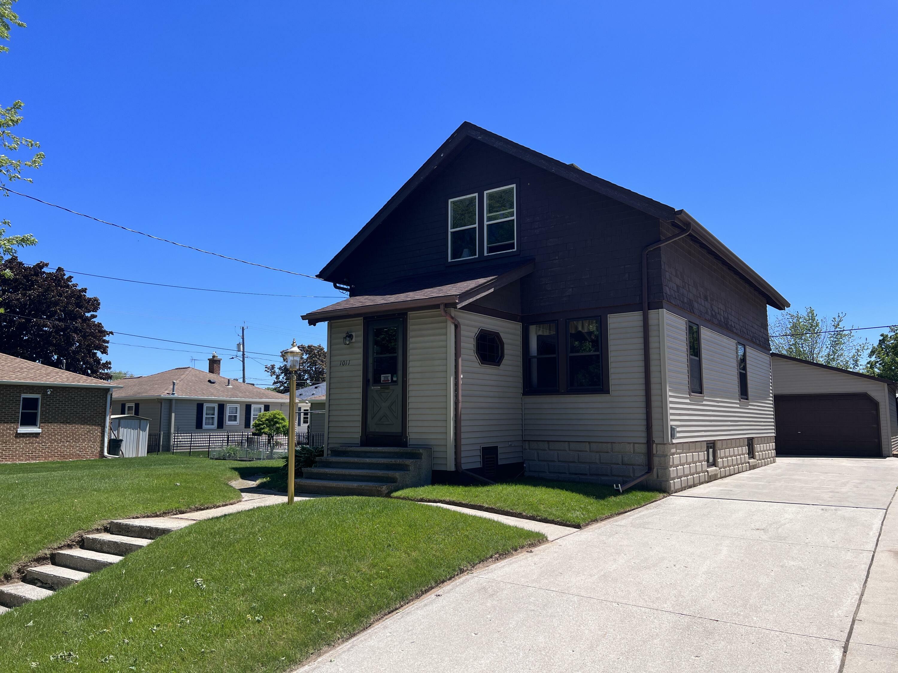 Property Photo:  1011 Flambeau St  WI 54220 