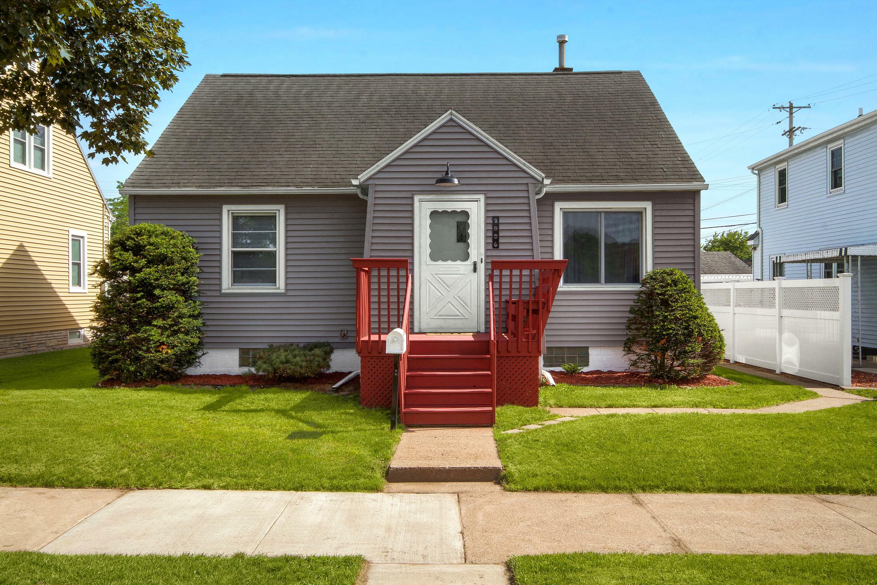 Property Photo:  2006 Redfield St  WI 54601 