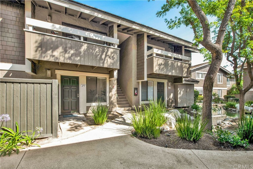 Property Photo:  279 Streamwood  CA 92620 