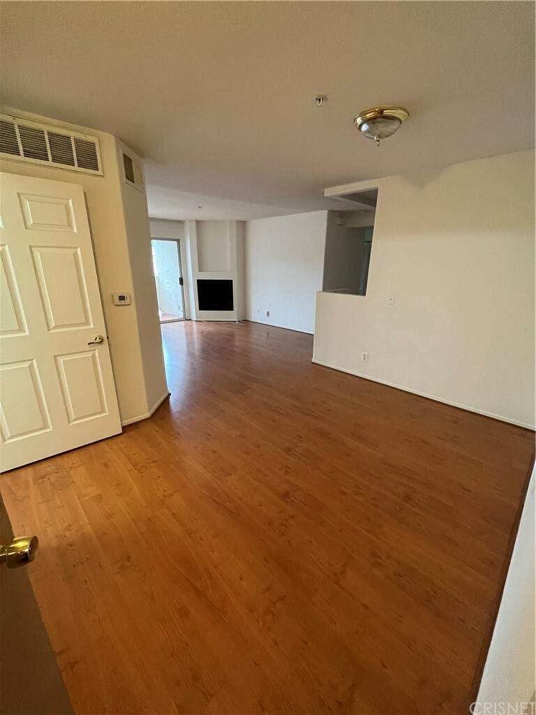 Property Photo: 15455 Sherman Way 11 CA 91406