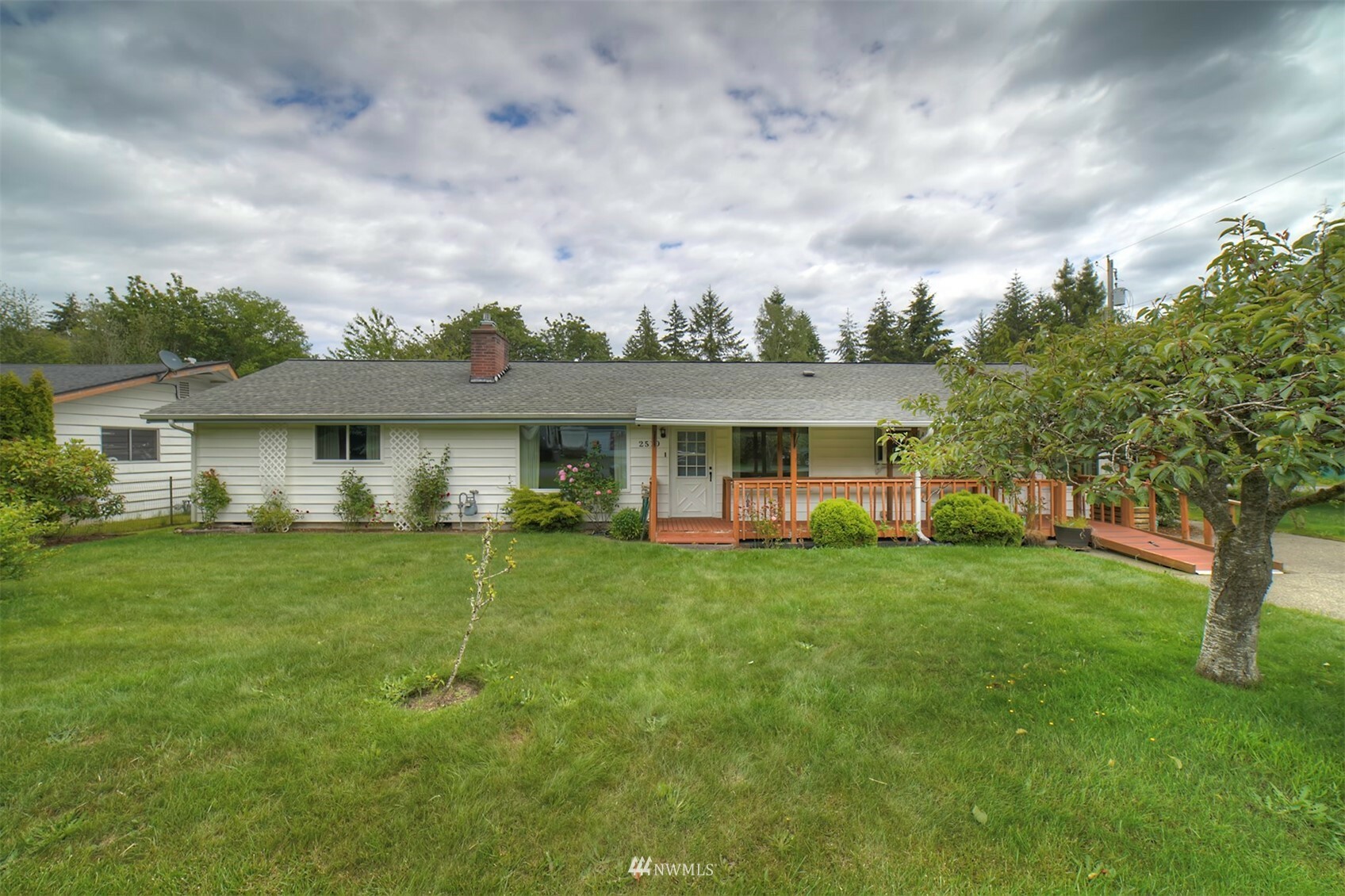 Property Photo:  2510 Greenwood Drive NE  WA 98310 