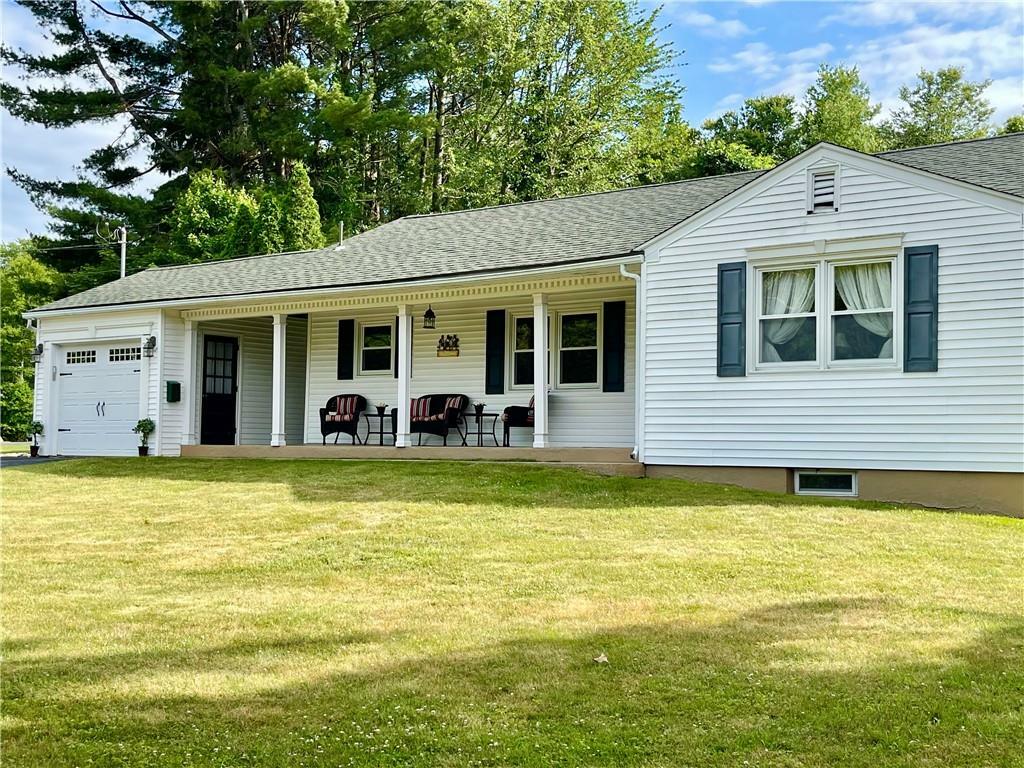 Property Photo:  7 Jencks Rd  RI 02864 