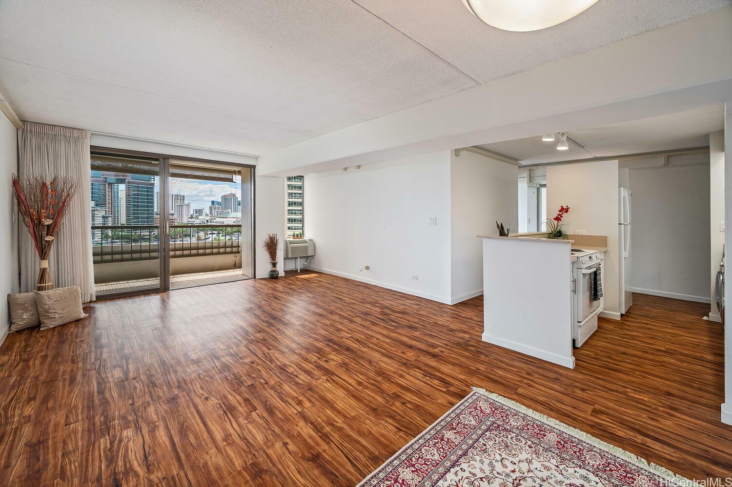 Property Photo:  2333 Kapiolani Boulevard 1413  HI 96826 