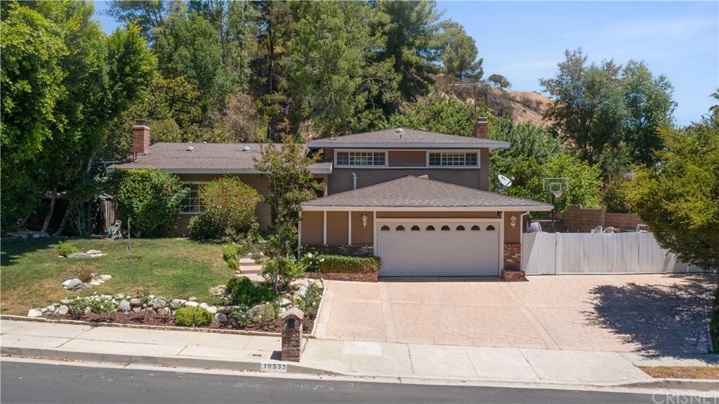 Property Photo: 19533 Valdez Drive CA 91356