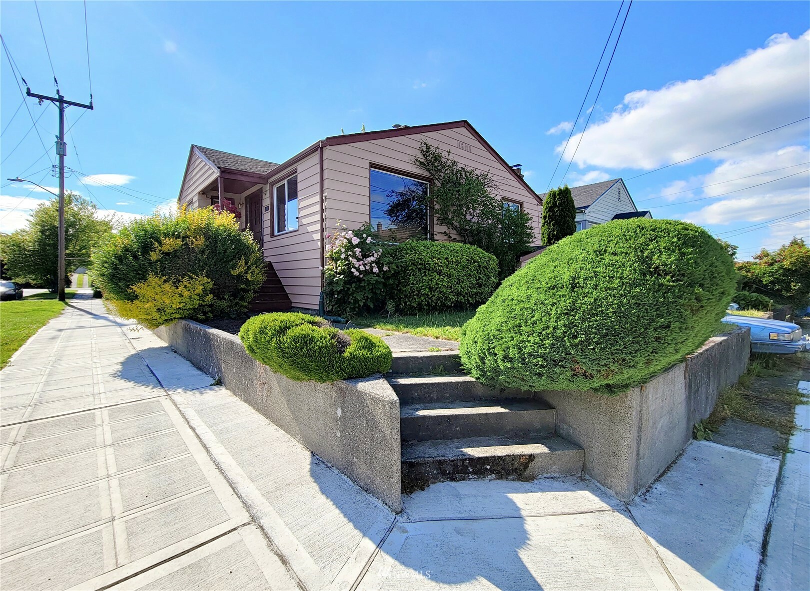 Property Photo:  2114 S Forest Street  WA 98144 