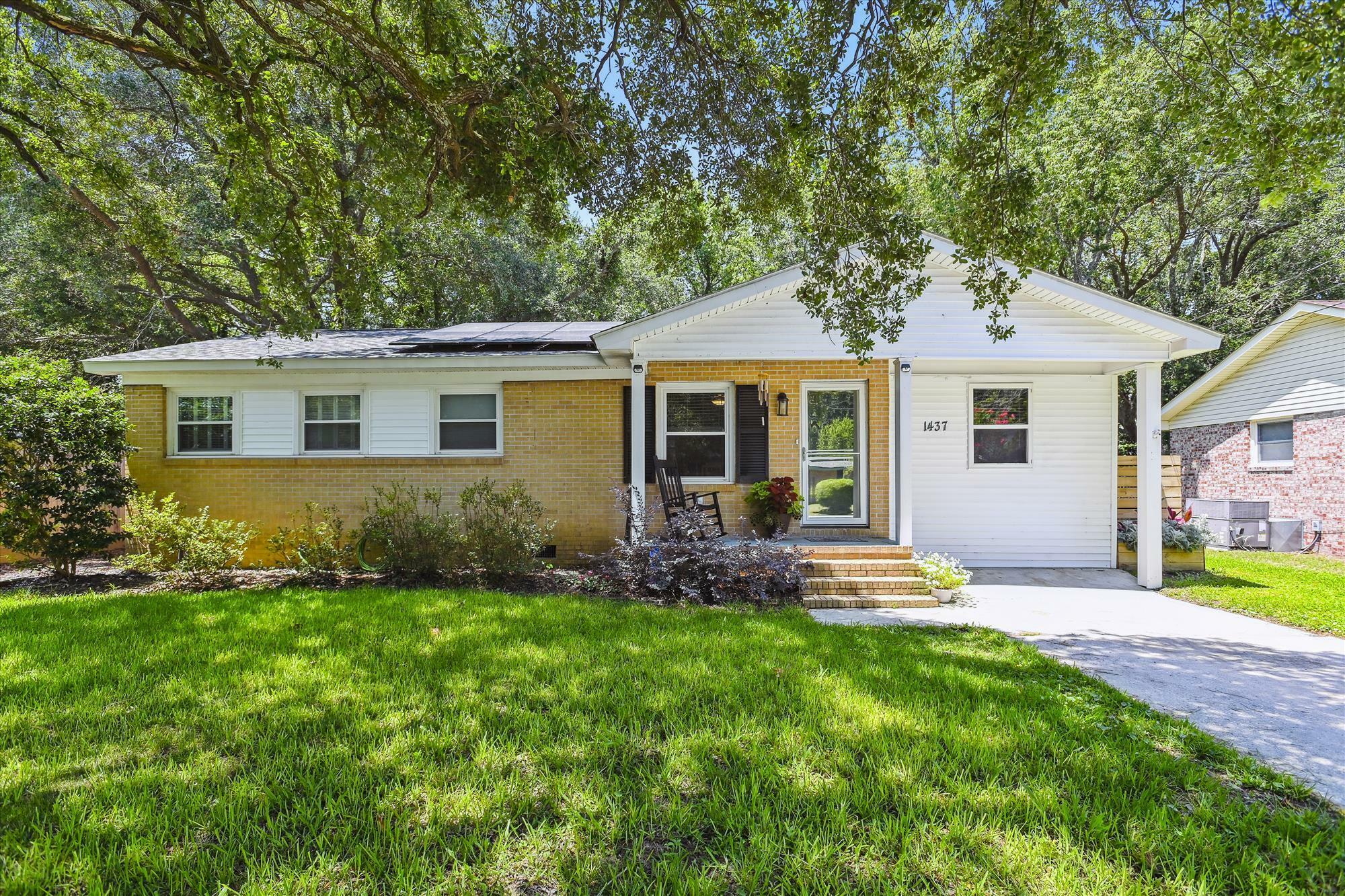 Property Photo: 1437 Westway Drive SC 29412