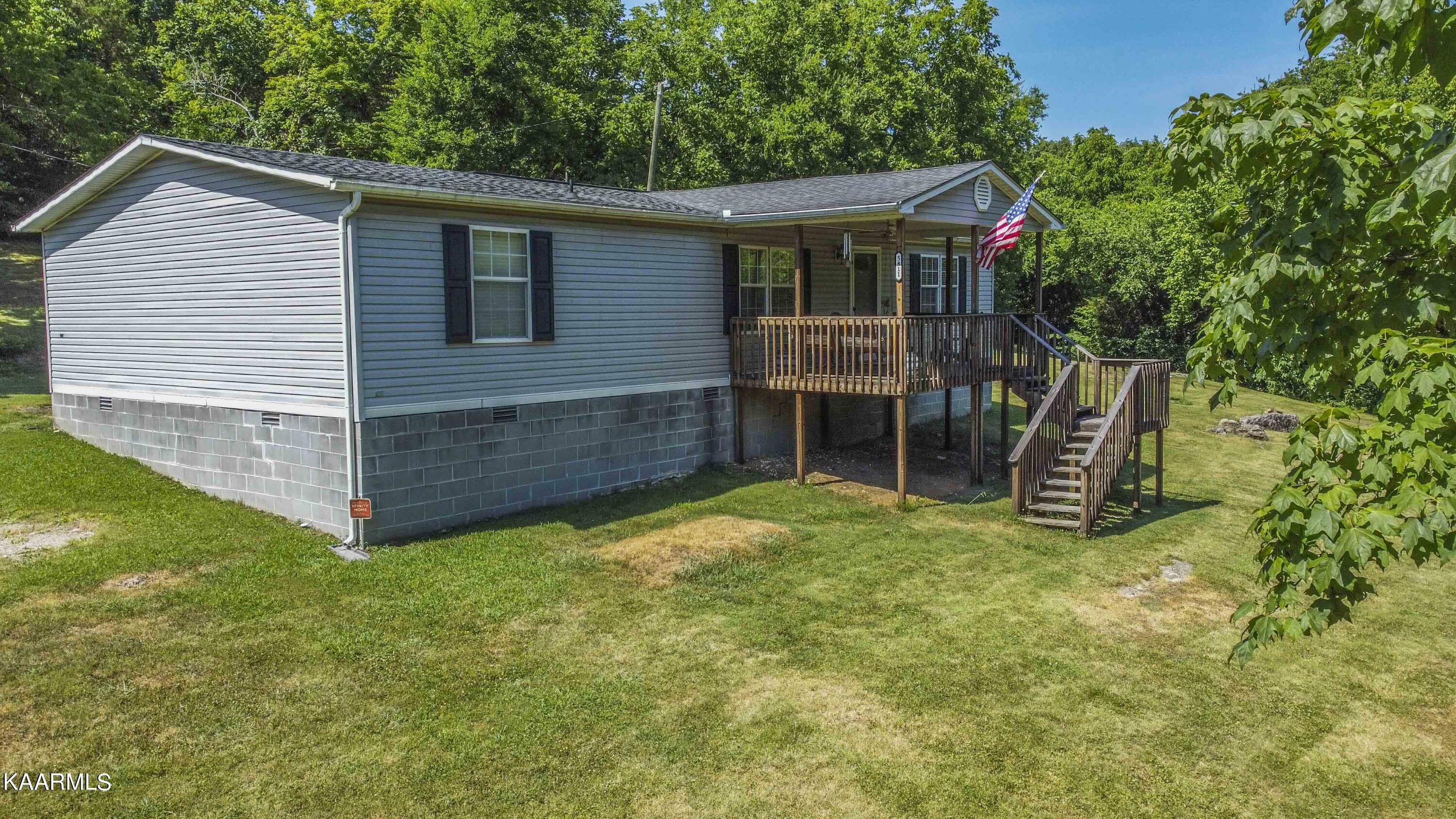 Property Photo:  5811 Thorngrove Pike  TN 37914 