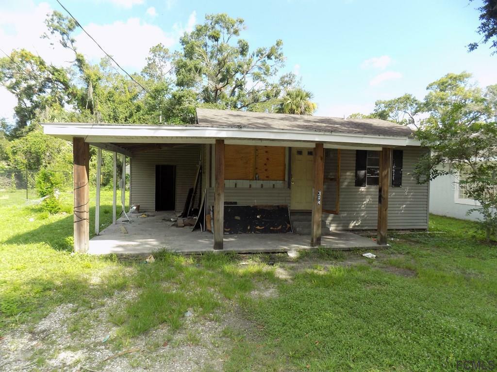 Property Photo: 304 Booe Street E FL 32110