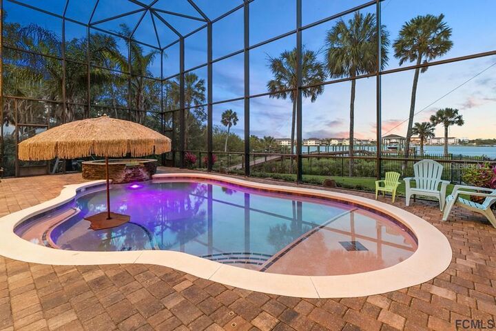 Property Photo:  205 Riverwalk Drive S  FL 32137 