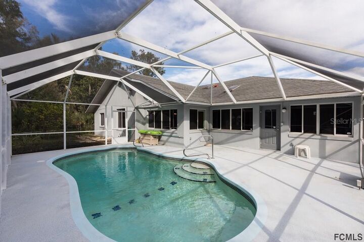 Property Photo: 21 Fulton Place FL 32137