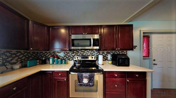 Property Photo: 5 Farmbrook Lane FL 32137