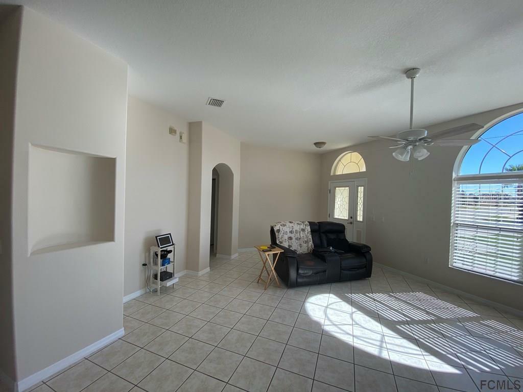 Property Photo:  3 Lewis Drive  FL 32137 