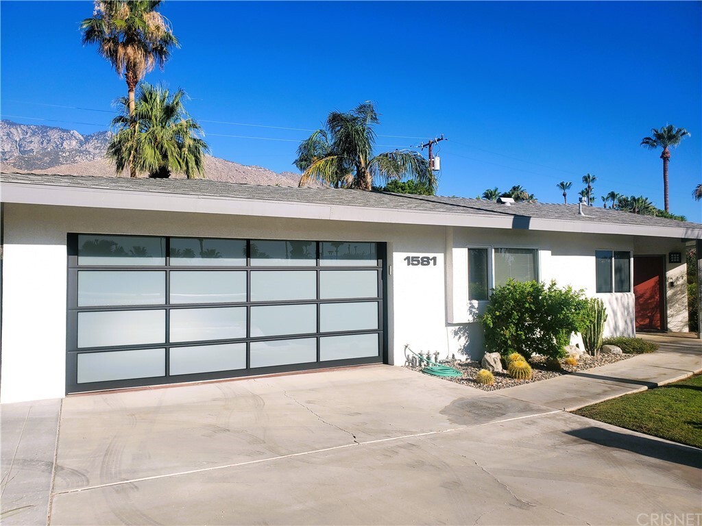 Property Photo:  1581 S Sunrise Way  CA 92264 