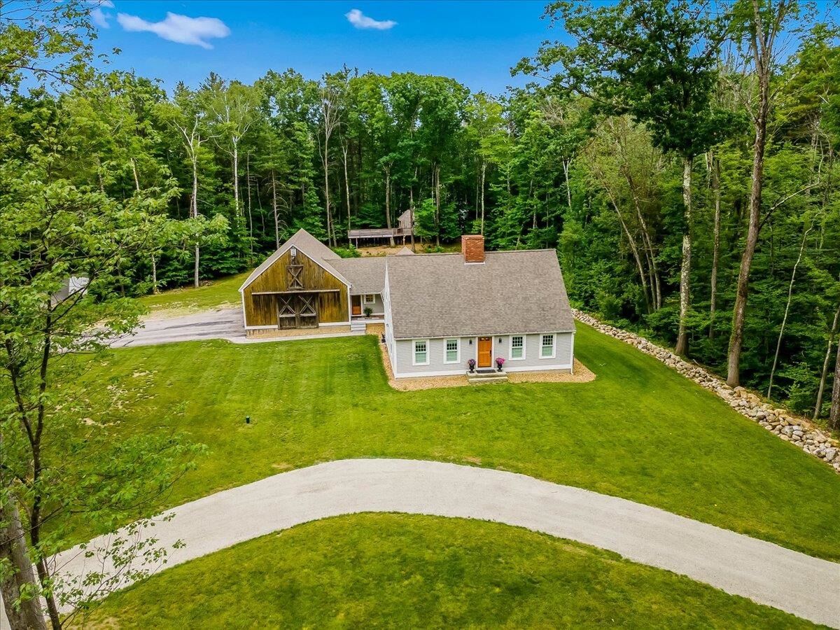 Property Photo: 1 Eagle Drive NH 03110