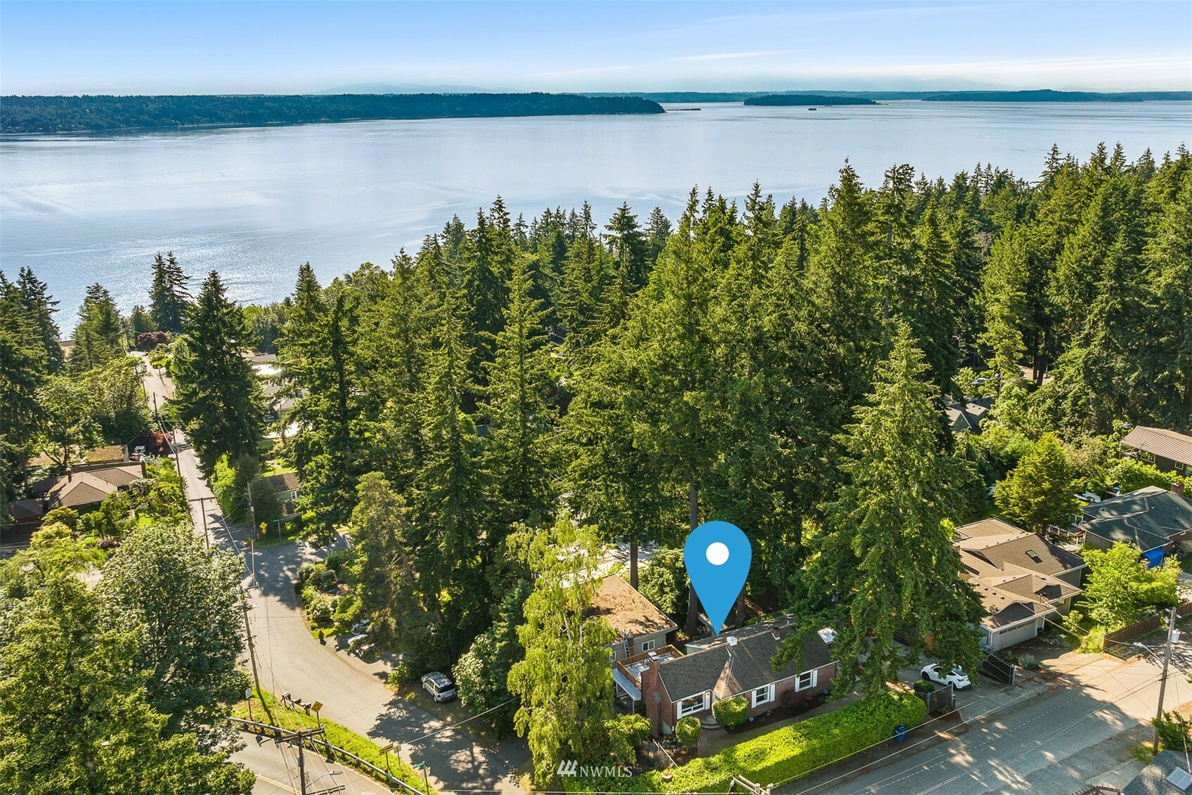 Property Photo: 14995 22nd Avenue SW WA 98166