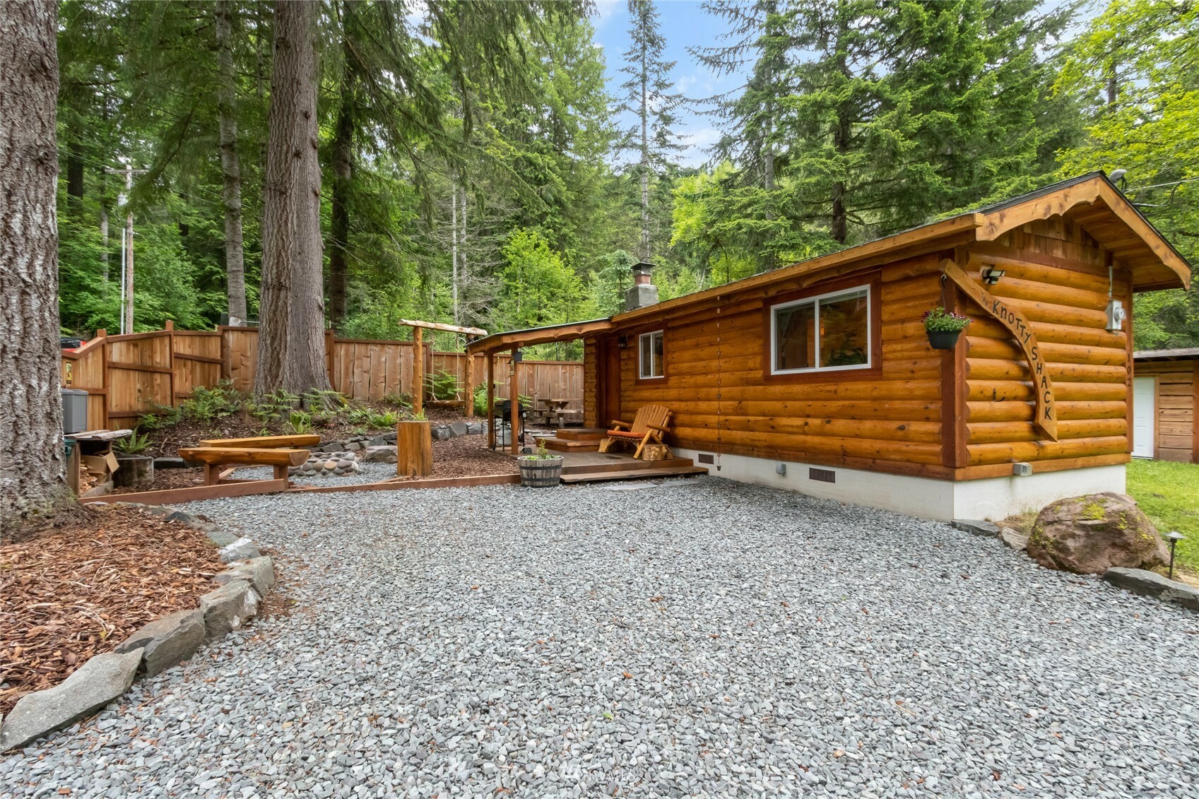 Property Photo:  102 Winthrop Pl  WA 98304 