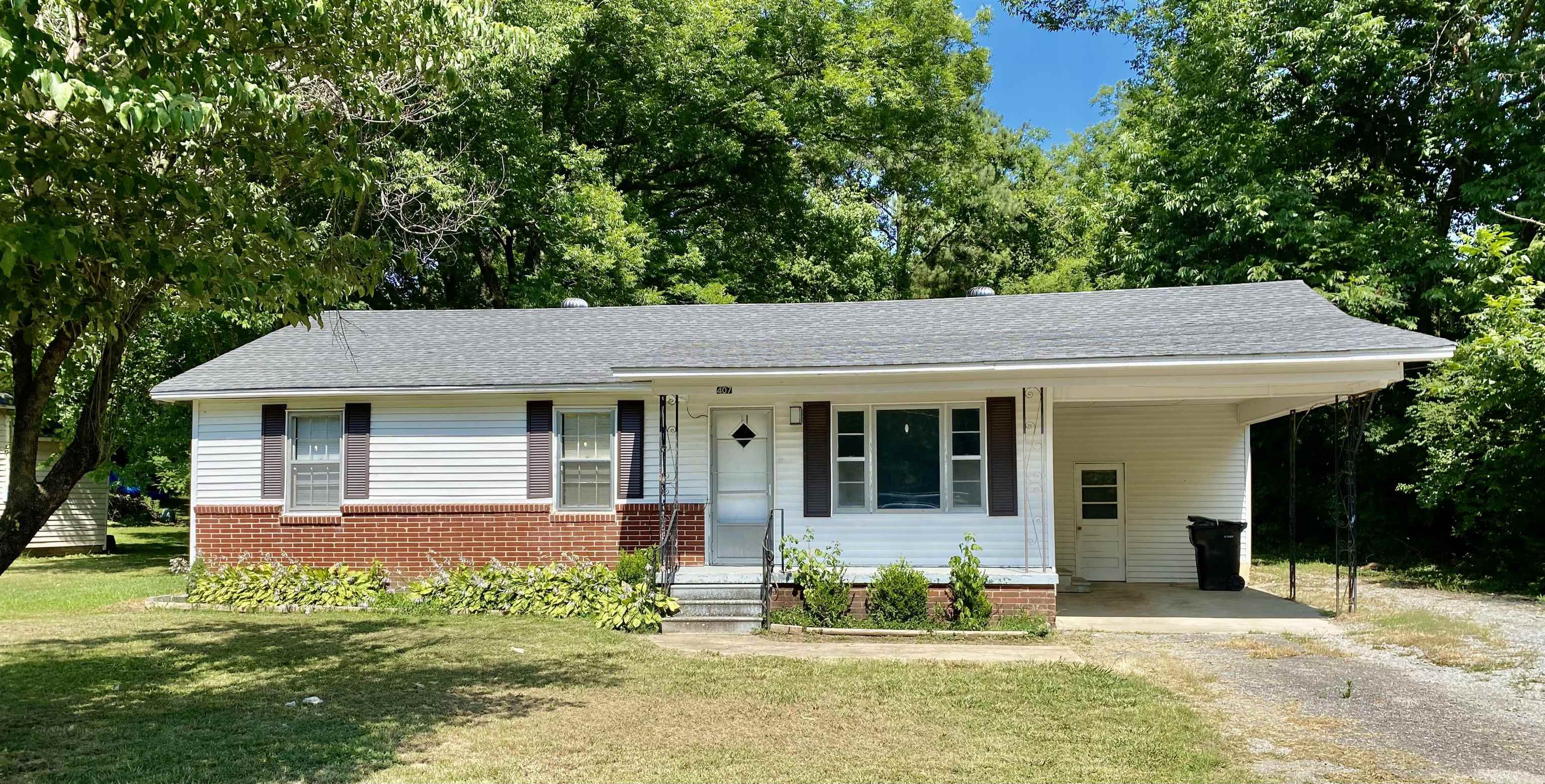 Property Photo: 407 Rozelle Street TN 38343