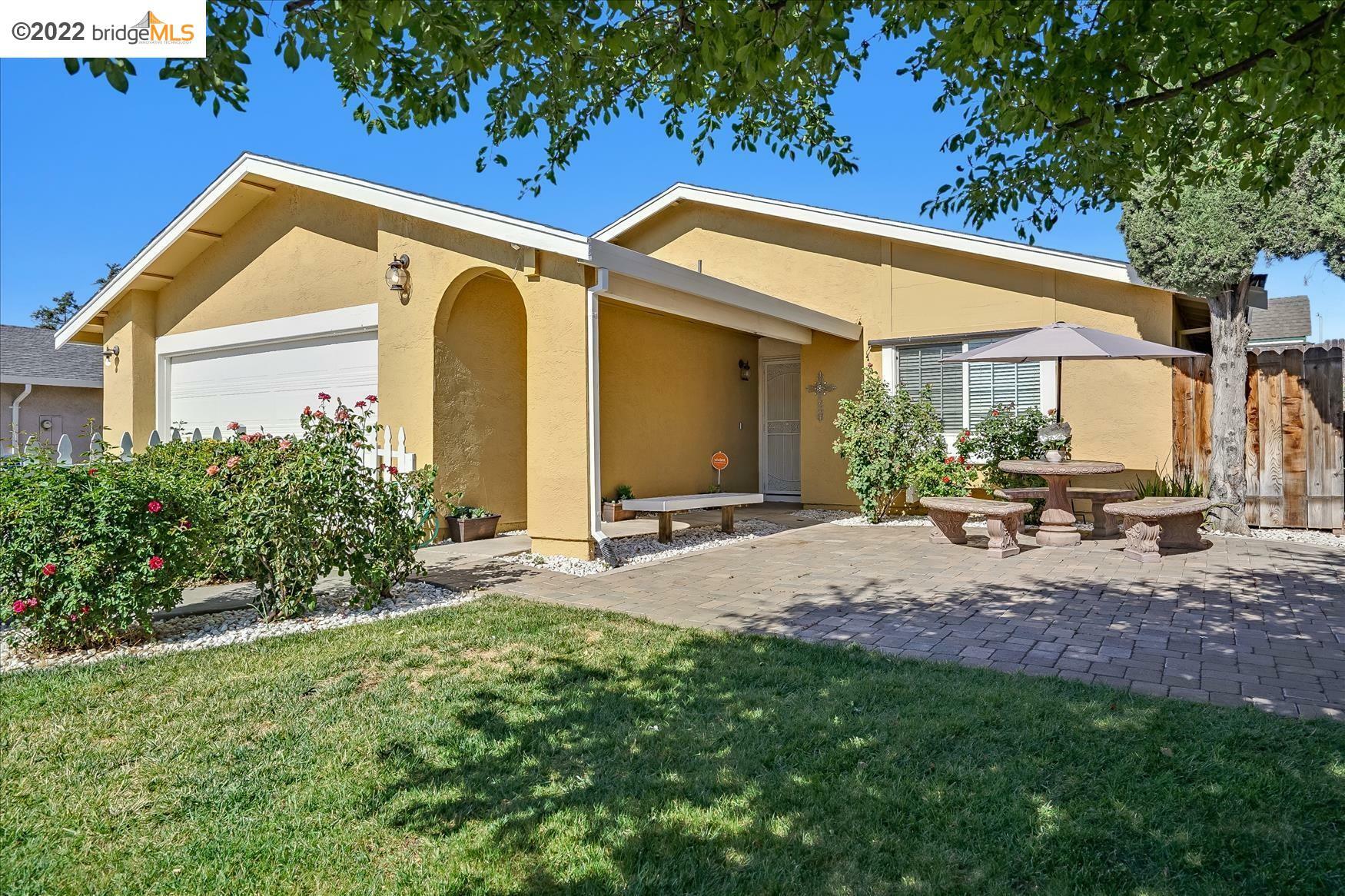 Property Photo: 5028 Teakwood Dr CA 94561