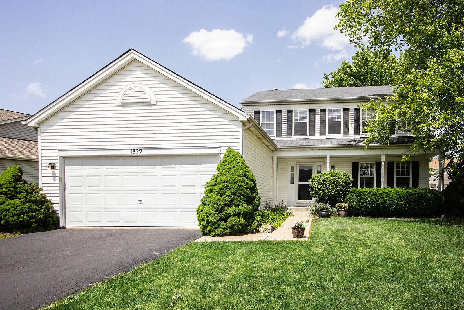 Property Photo: 1822 Arbor Falls Drive IL 60586