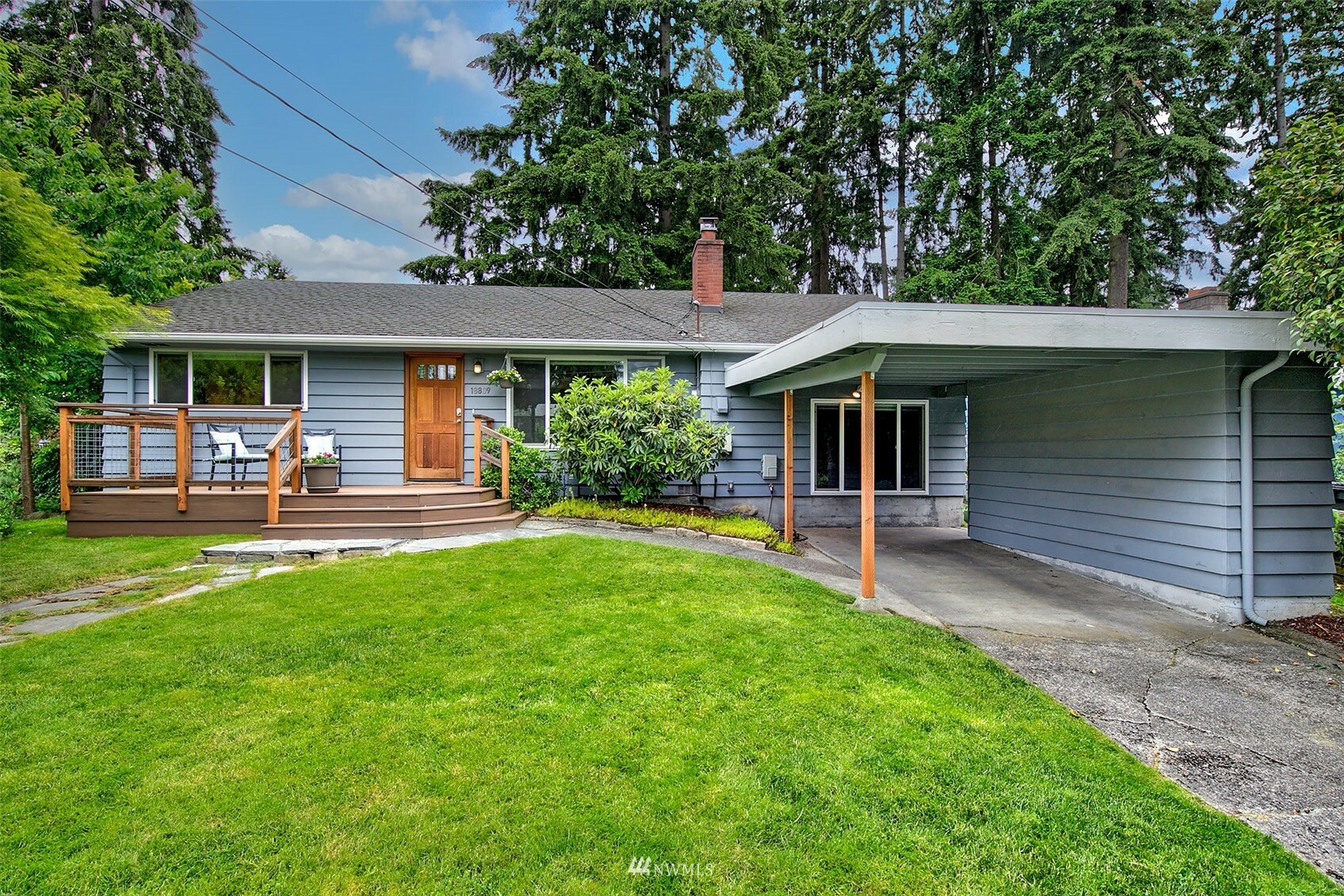 Property Photo:  18809 Wallingford Avenue N  WA 98133 