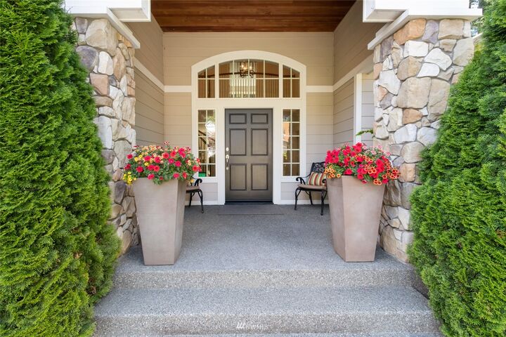 Property Photo:  811  24th Avenue NW  WA 98335 