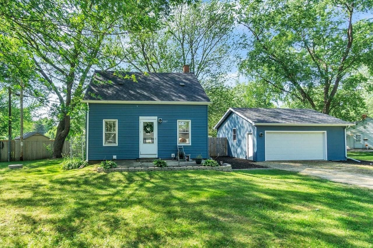 Property Photo:  2087 East Gorton St  WI 53511 