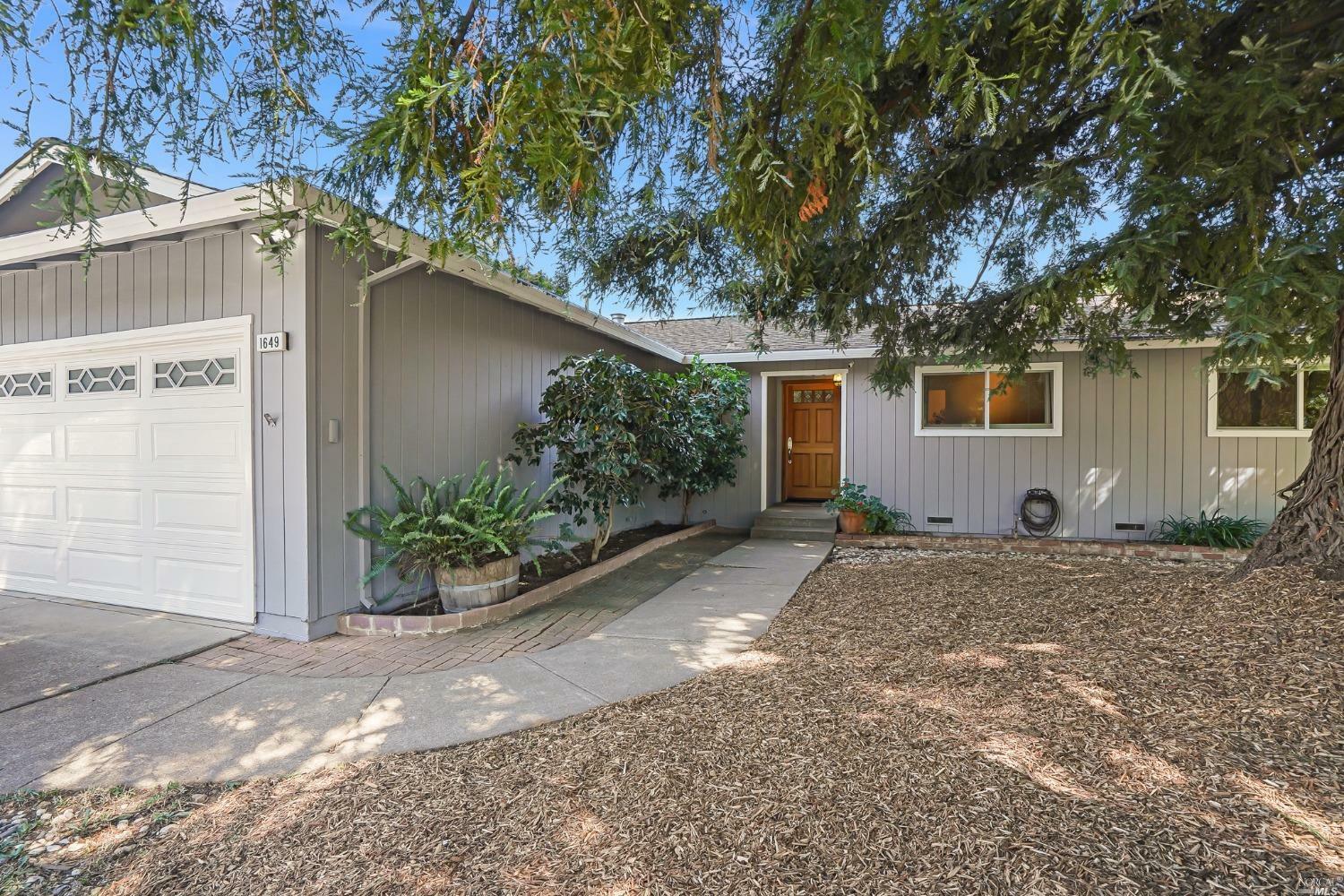 Property Photo:  1649 Jennings Avenue  CA 95401 