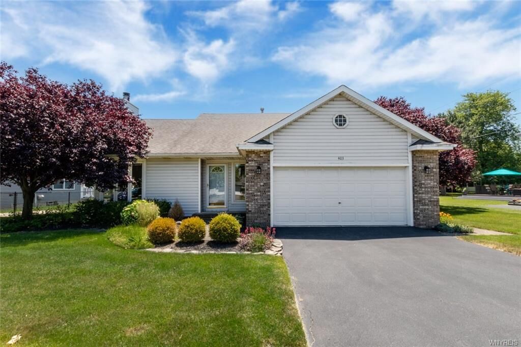Property Photo:  403 Carrollwood Drive  NY 14174 