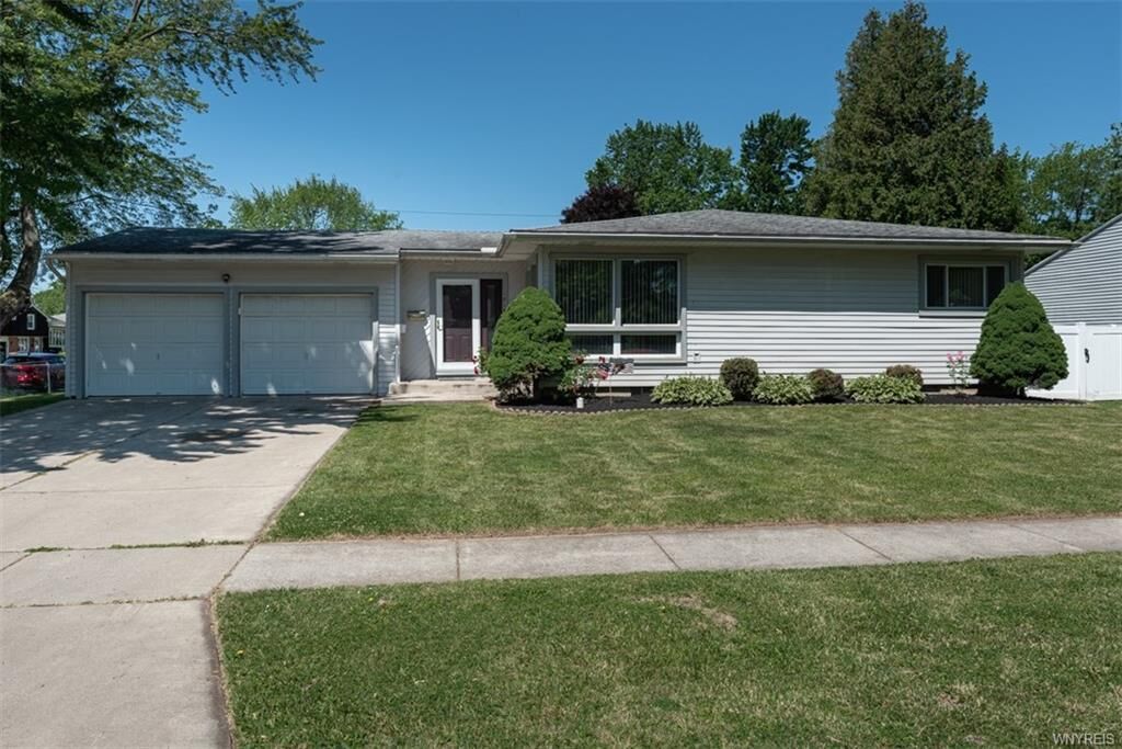 Property Photo:  1514 Abington Place  NY 14120 