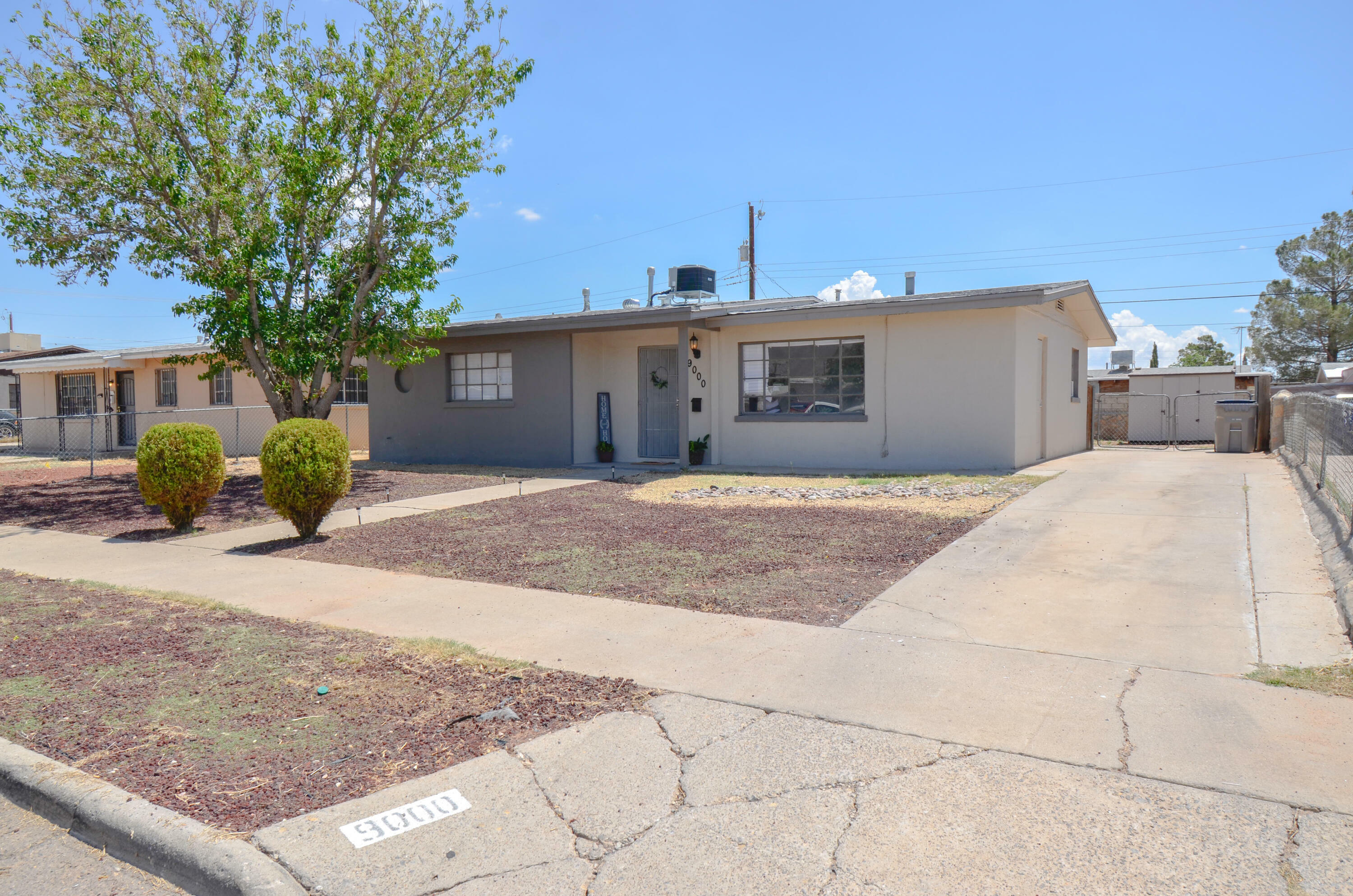 Property Photo: 9000 Mount Etna Drive TX 79904