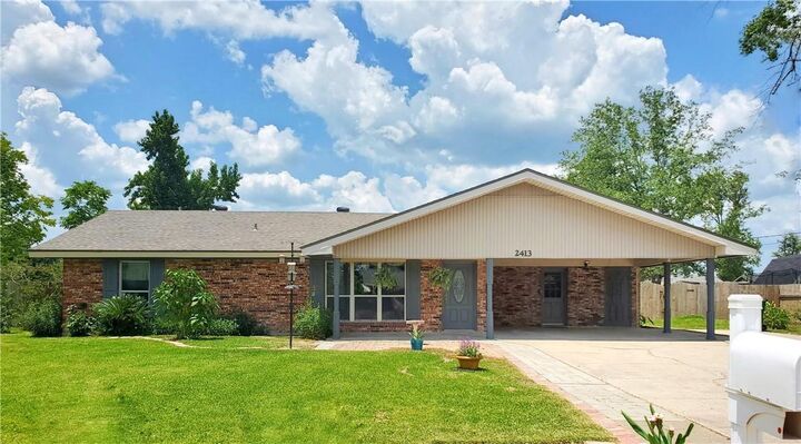2413 Saint Francis Street  Sulphur LA 70663 photo