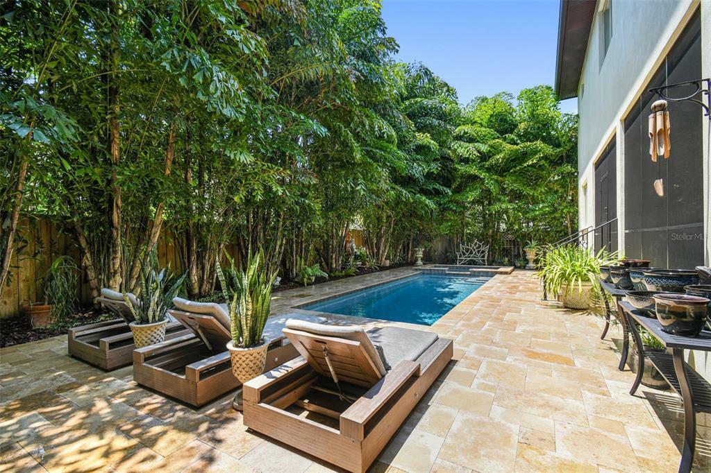 Property Photo: 413 S Paloma Place FL 33609
