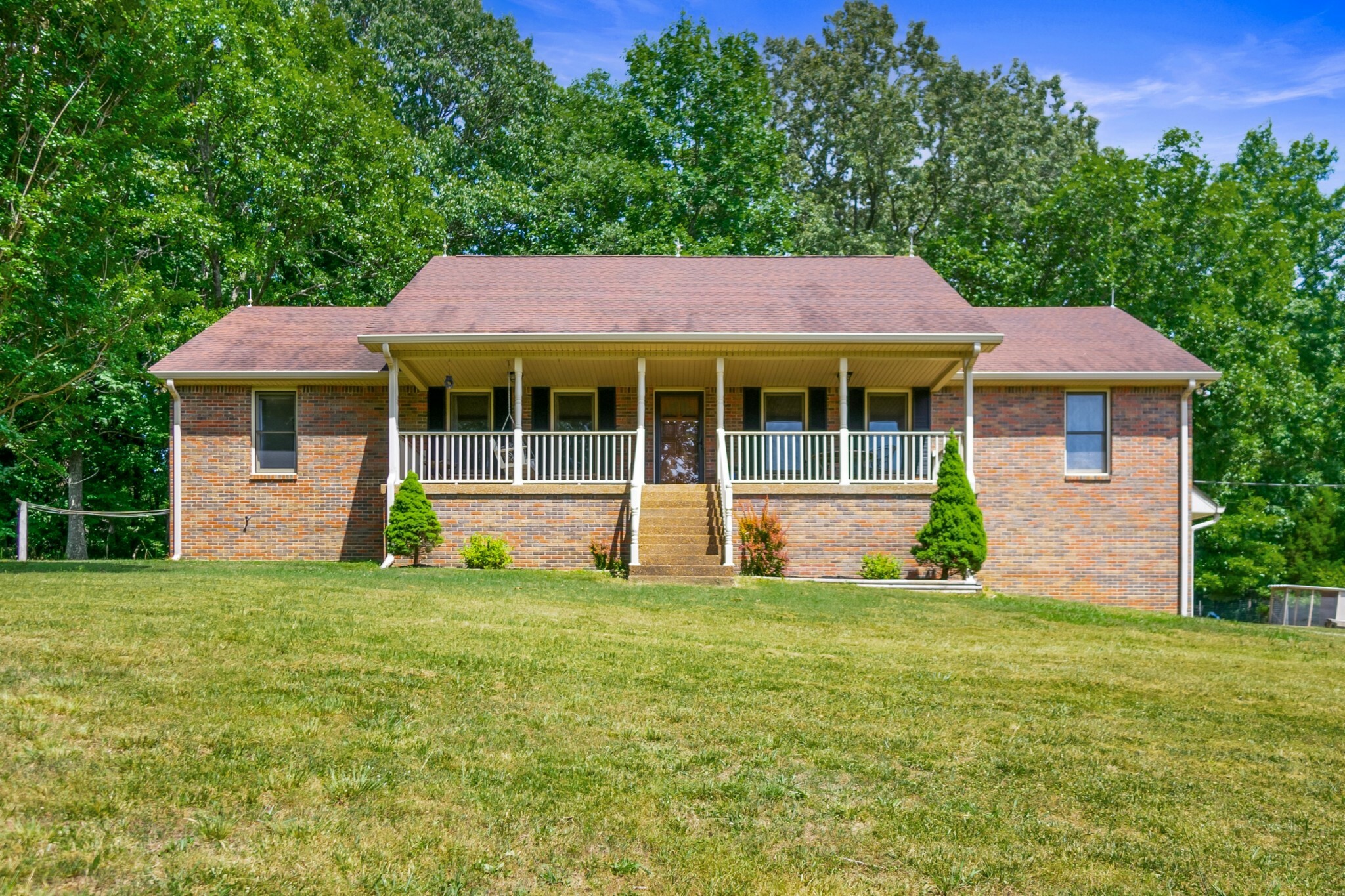 Property Photo: 1110 Spradlin Rd TN 37055