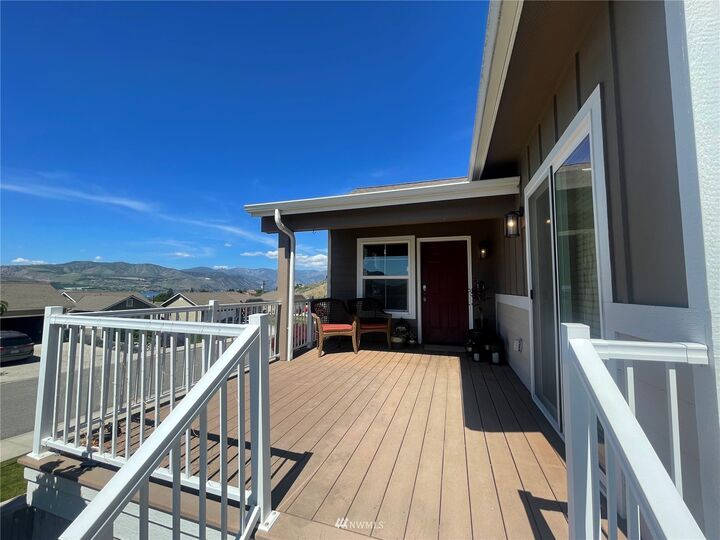 Property Photo:  101 Jacob Place  WA 98816 