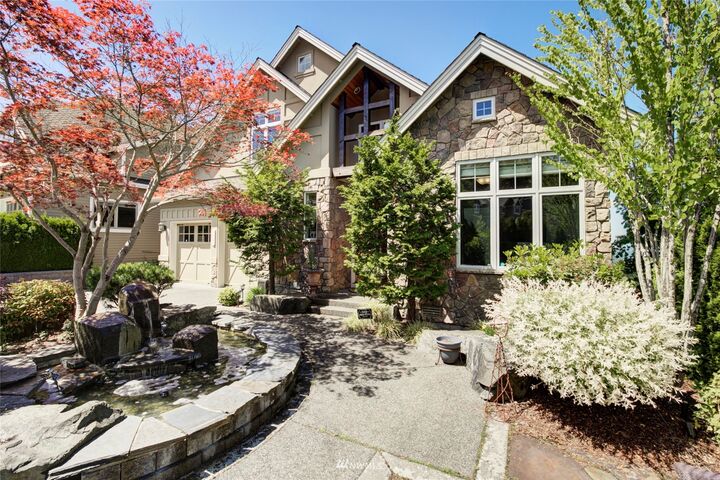 Property Photo:  1621 30th Avenue NE  WA 98029 