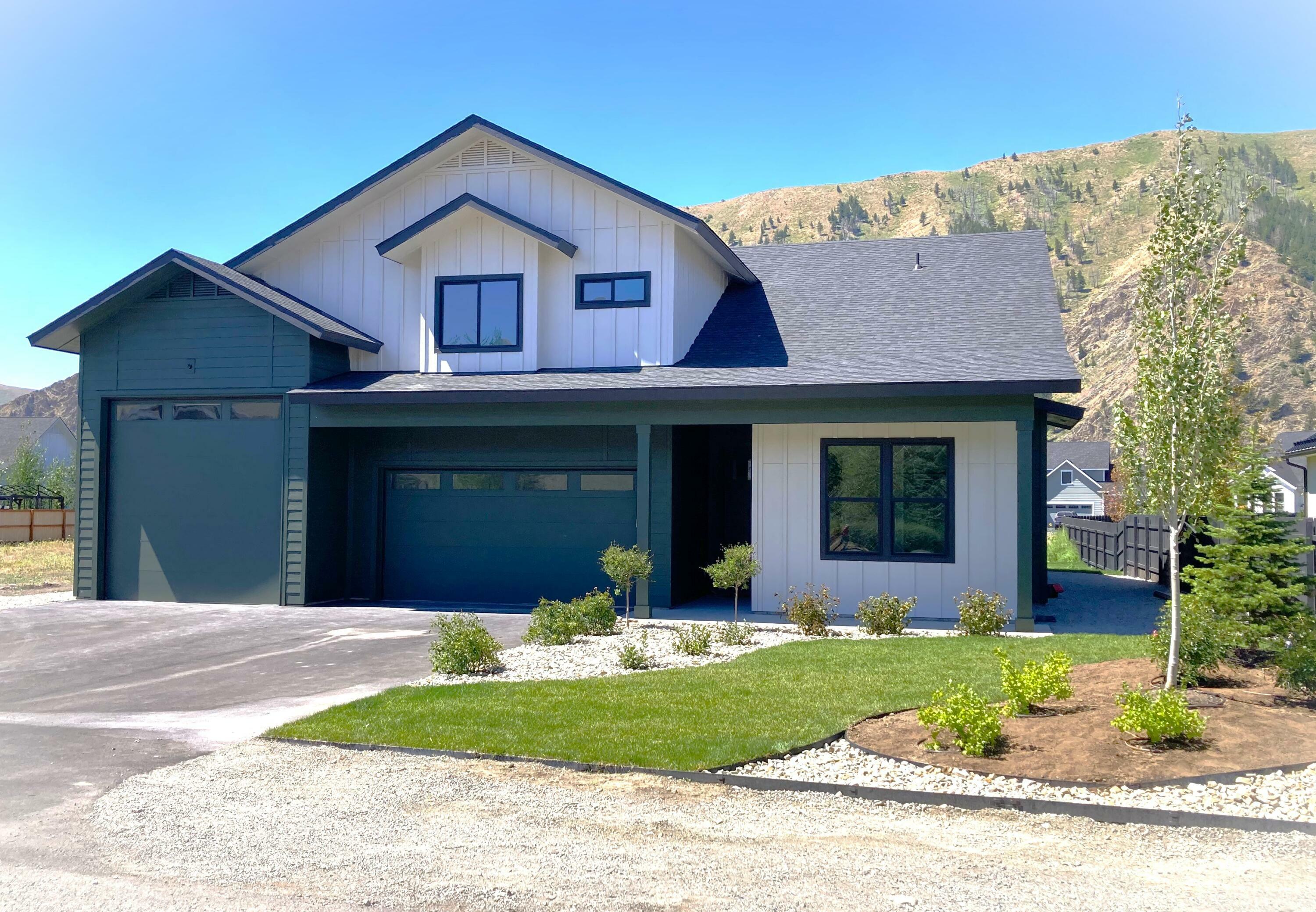 Property Photo: 281 E Winterberry Loop ID 83333