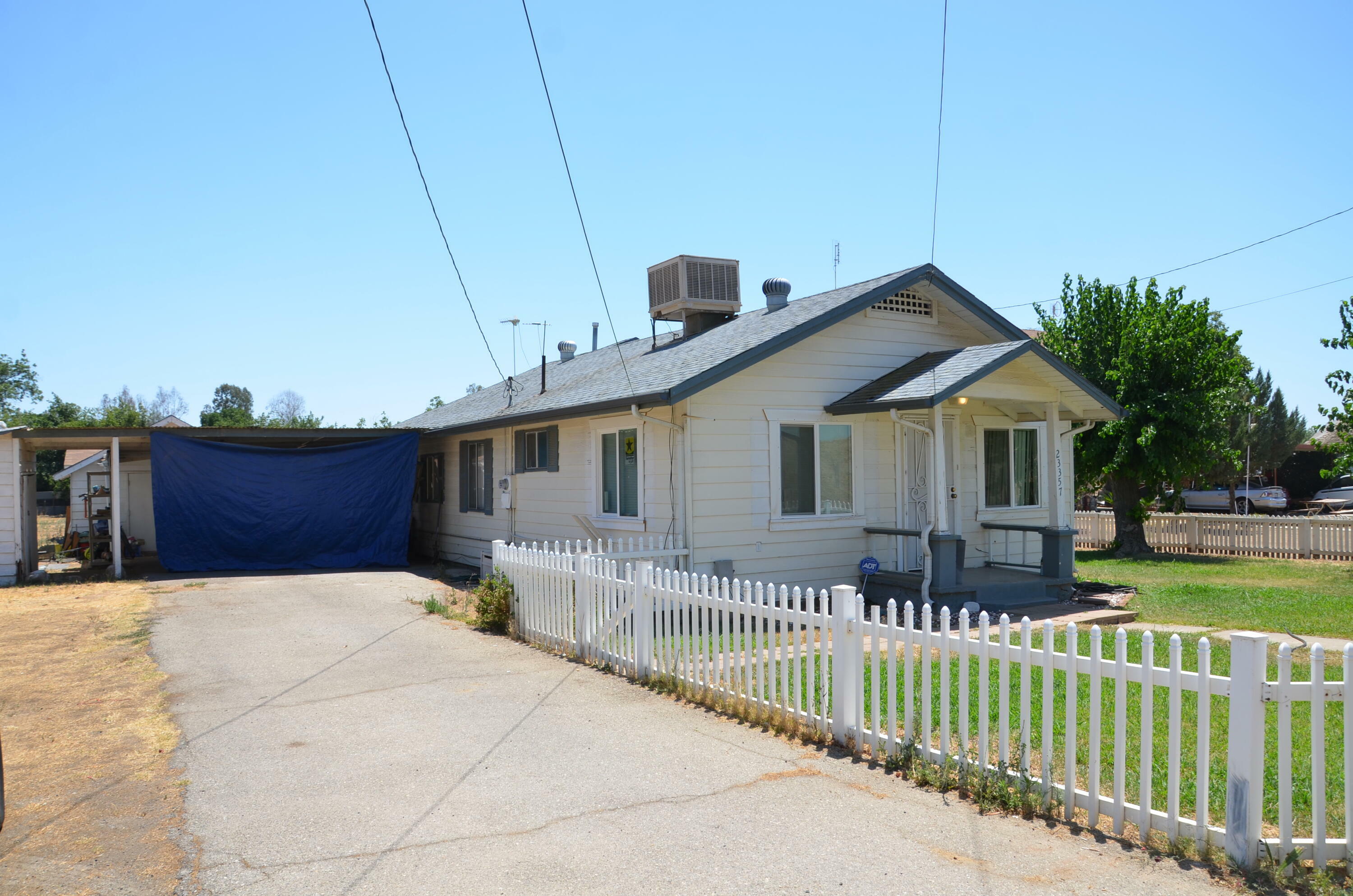 Property Photo:  23357 Avenue 196  CA 93267 