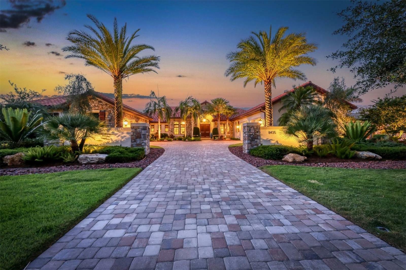 Property Photo: 8435 Lindrick Lane FL 34202