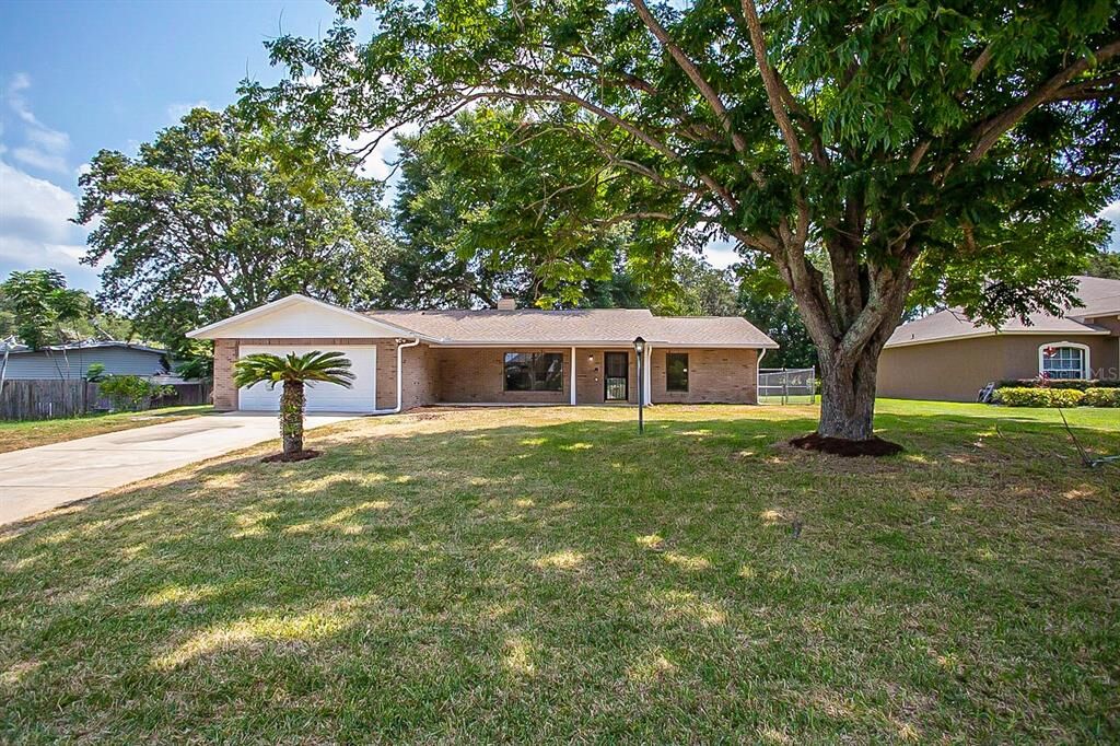 Property Photo: 1211 Kenway Avenue FL 32738