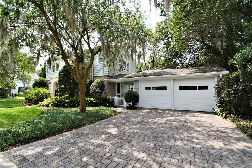 Property Photo:  545 NE 10th Avenue  FL 32601 