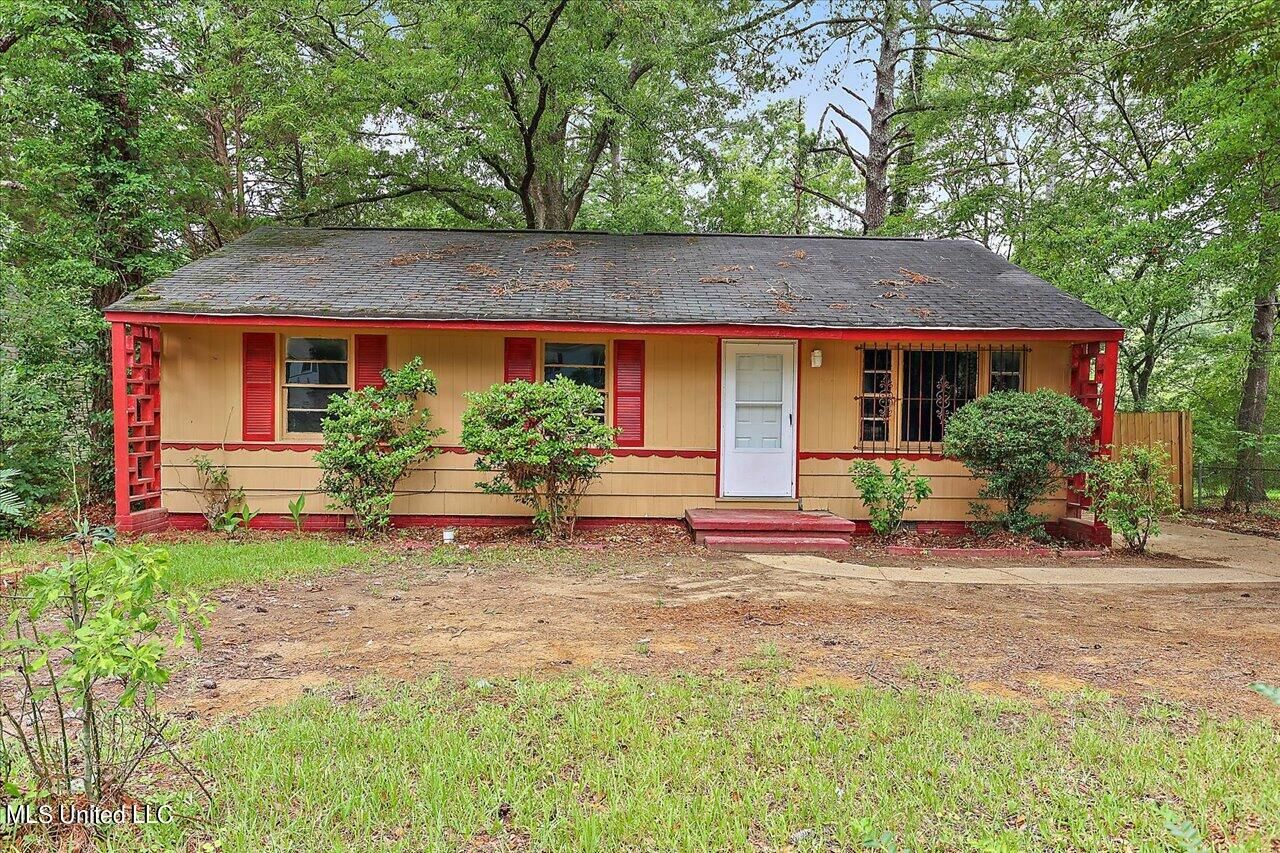 Property Photo:  2607 Brookwood Drive  MS 39212 