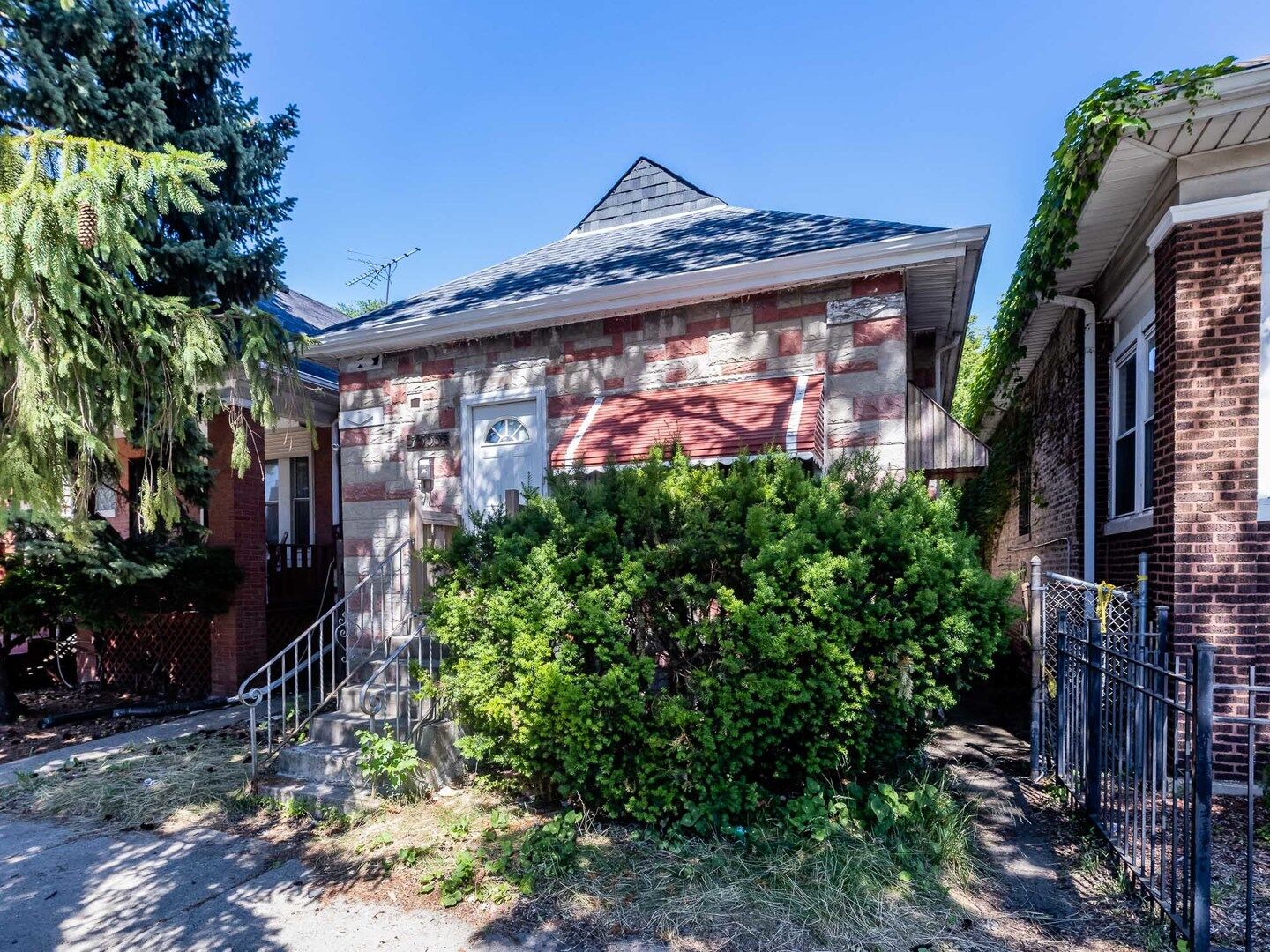 Property Photo:  7555 S Rhodes Avenue  IL 60619 