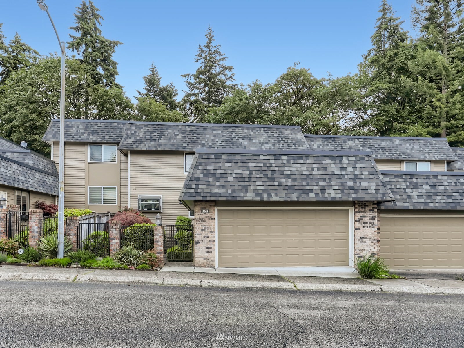 Property Photo:  2606 175th Avenue NE  WA 98052 