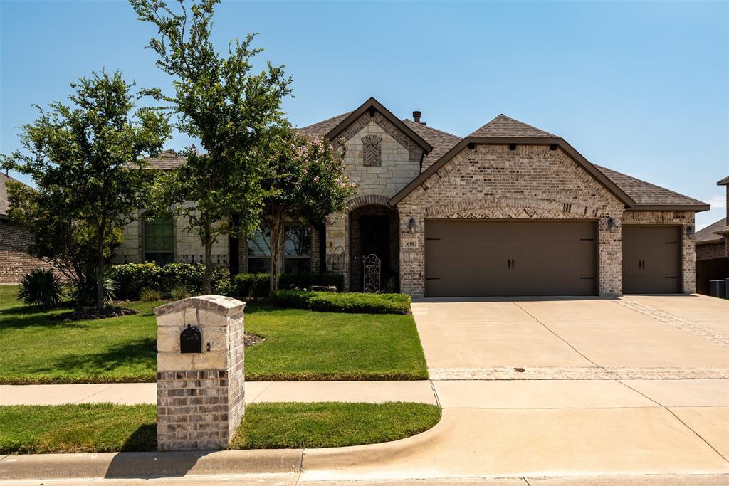 Property Photo: 618 Lonesome Dove Drive TX 76065