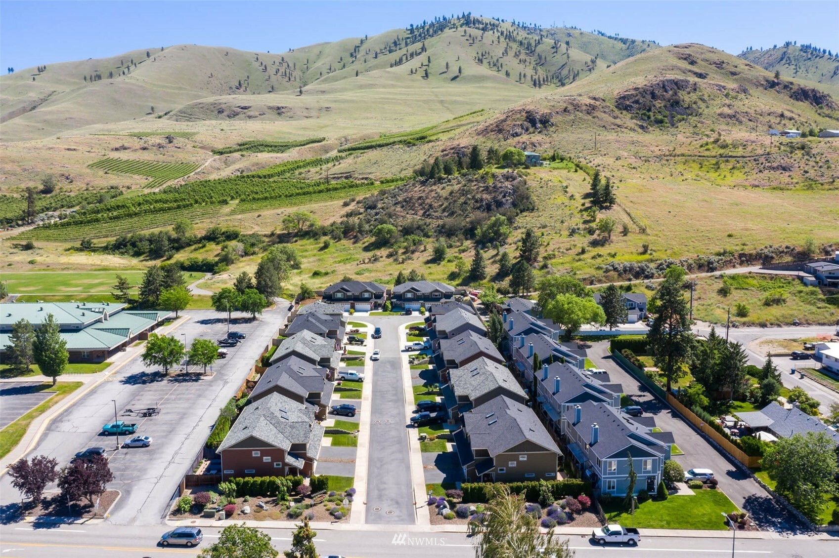 Property Photo: 105 Vineyard Lane 2B WA 98816