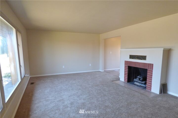 Property Photo:  4908 Rucker Avenue  WA 98203 